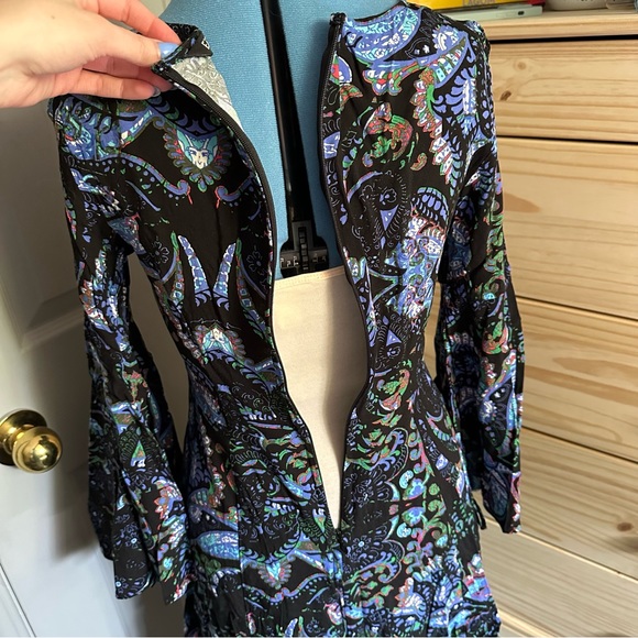 EXPRESS Bell Sleeve Dress - Picture 5 of 9